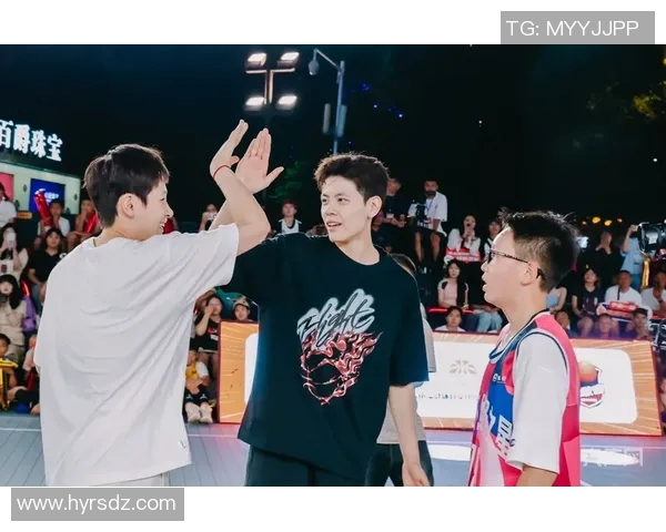 黄伟专访:从青涩少年到足球巨星的成长之路回顾